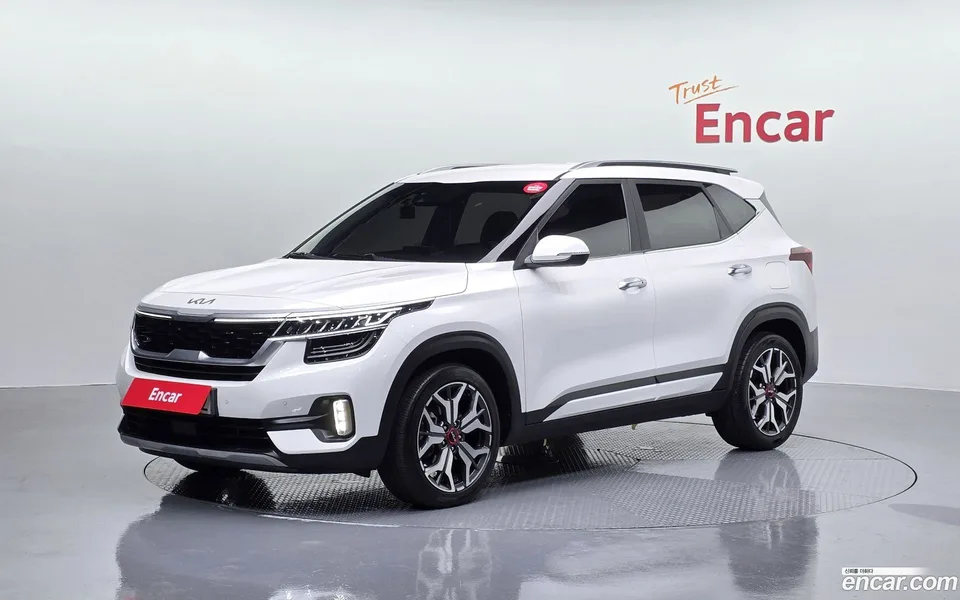 Kia Seltos 1.6 2WD 2022 — фото 1, купить с доставкой в Москву
