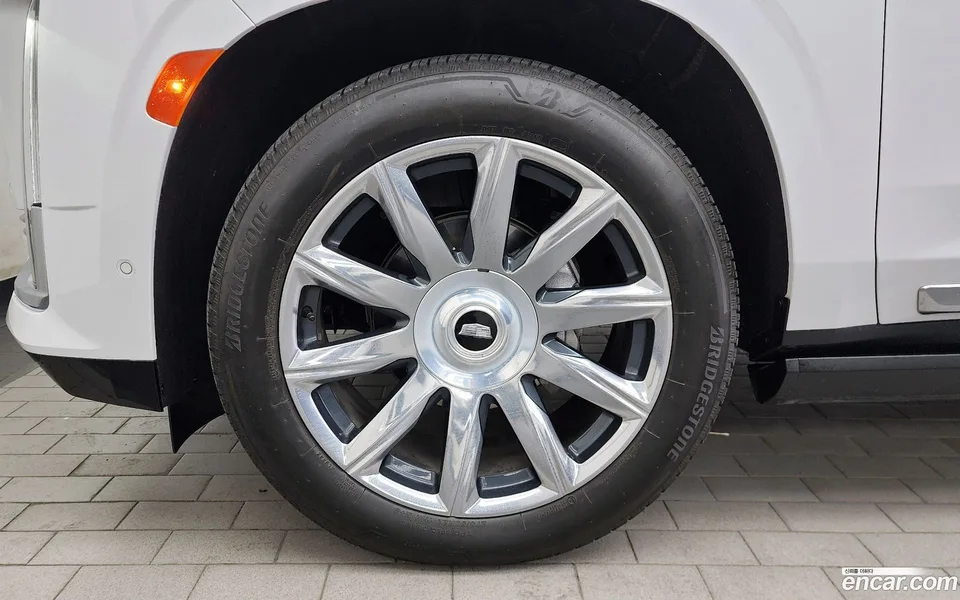 Cadillac Escalade 6.2 ESV 2023 — миниатюра 5
