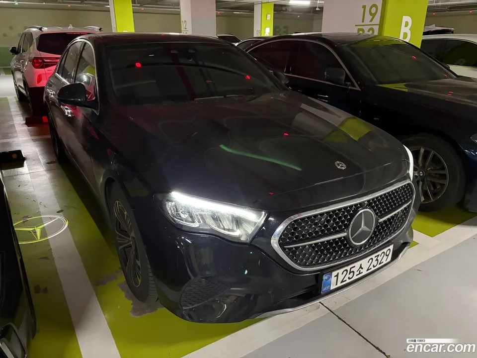 Mercedes-Benz E-Class E200 2025 — миниатюра 3