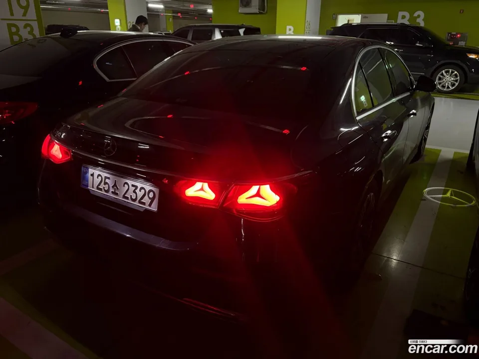 Mercedes-Benz E-Class E200 2025 — миниатюра 4