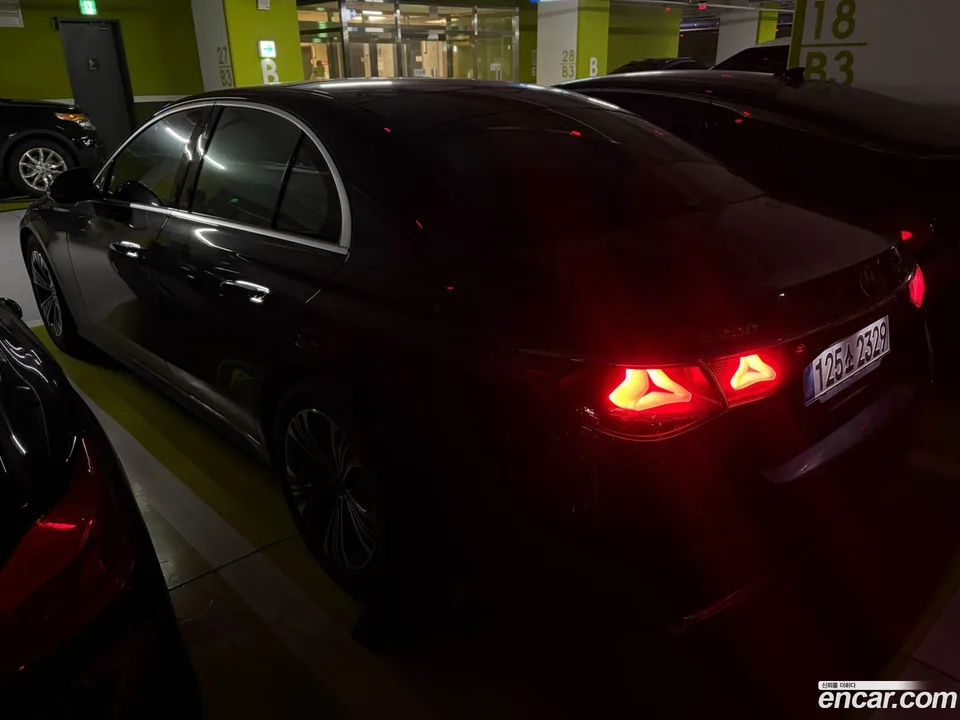 Mercedes-Benz E-Class E200 2025 — миниатюра 5