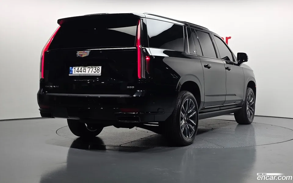 Cadillac Escalade 6.2 ESV 2023 — миниатюра 2