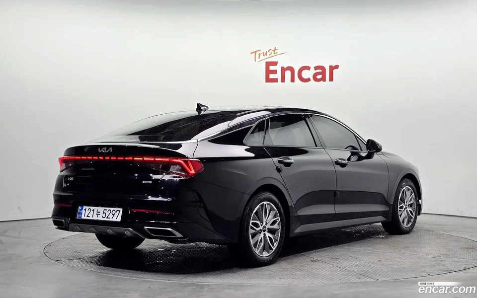 Kia K5 Hybrid 2023 — миниатюра 2