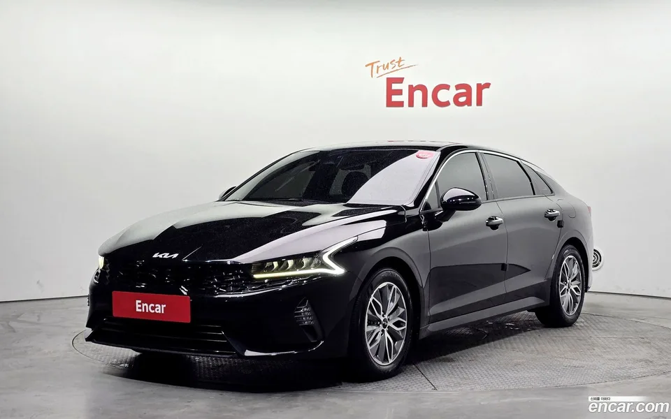 Kia K5 Hybrid 2023 — фото 1, купить с доставкой в Москву