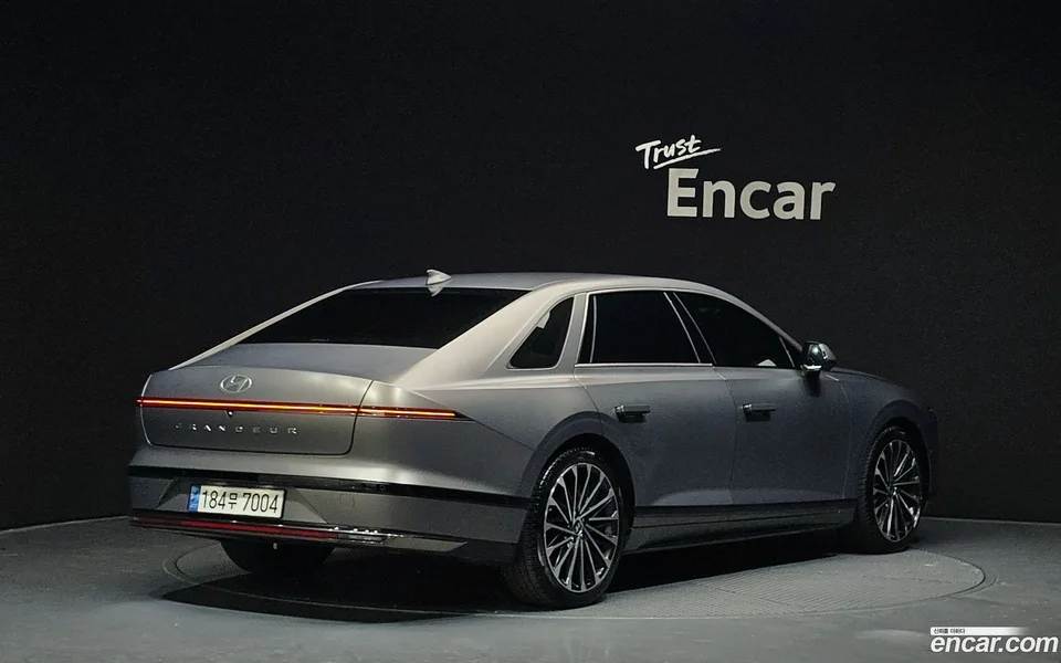 Hyundai Grandeur 2.5 2WD 2023 — миниатюра 2