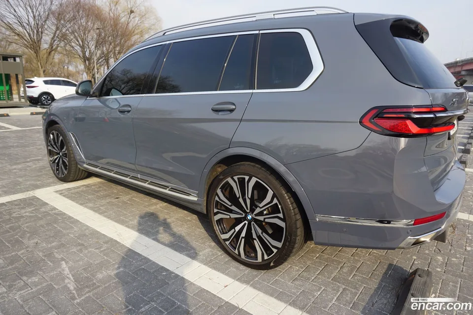 BMW X7 xDrive 40i 6 2023 — миниатюра 2