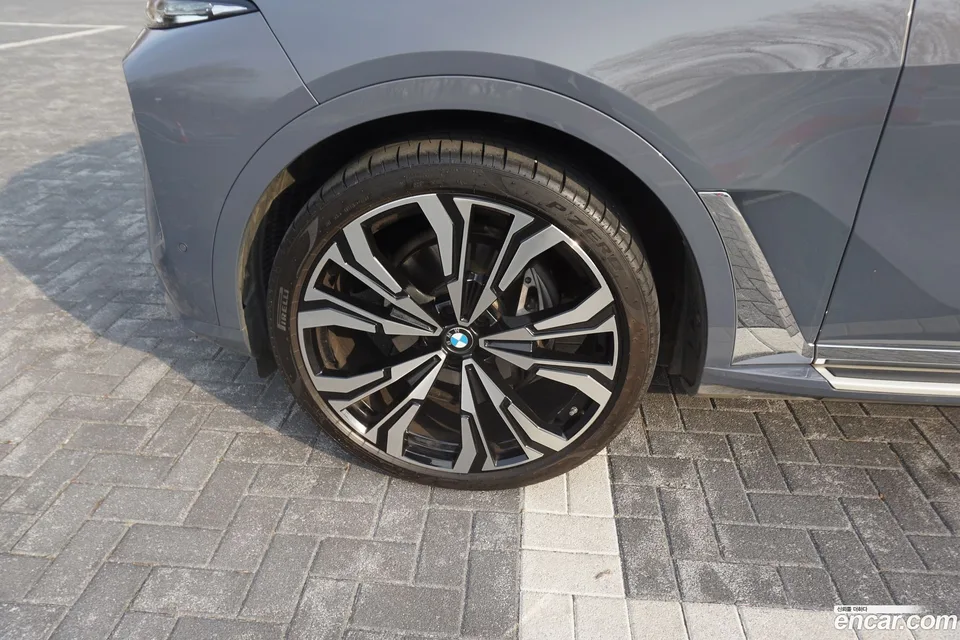 BMW X7 xDrive 40i 6 2023 — миниатюра 5