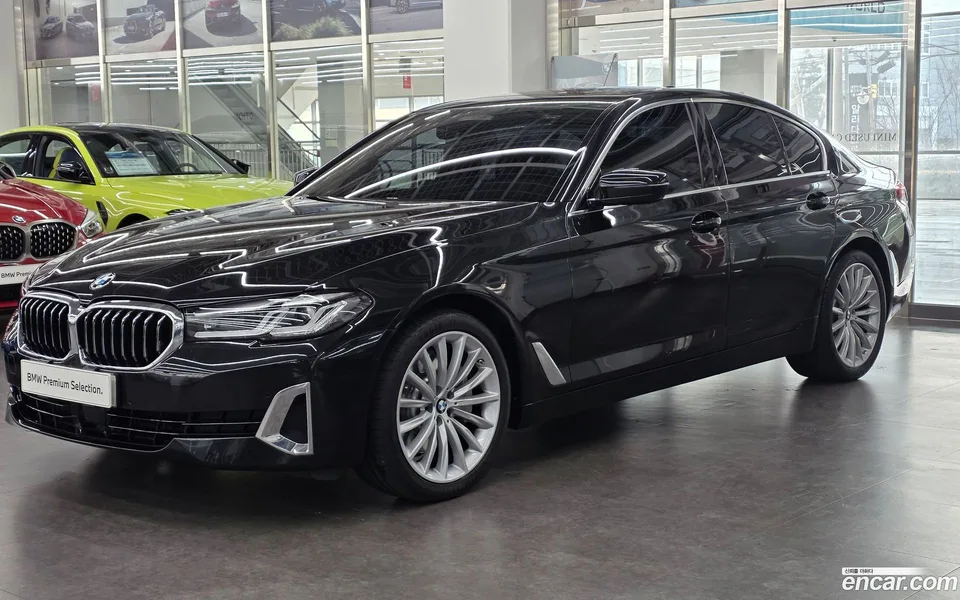 BMW 5 Series 530i 2023 — фото 1, купить с доставкой в Москву