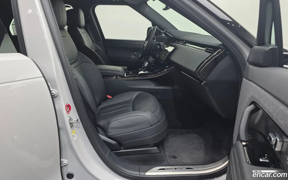 Land Rover Range Rover Sport P550E HSE 2025 — миниатюра 3