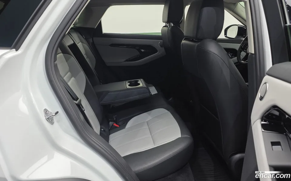 Land Rover Range Rover Evoque P250 SE 2024 — миниатюра 5