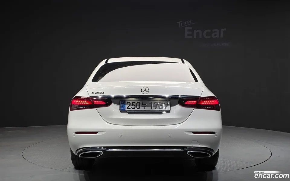 Mercedes-Benz E-Class E250 2022 — миниатюра 4