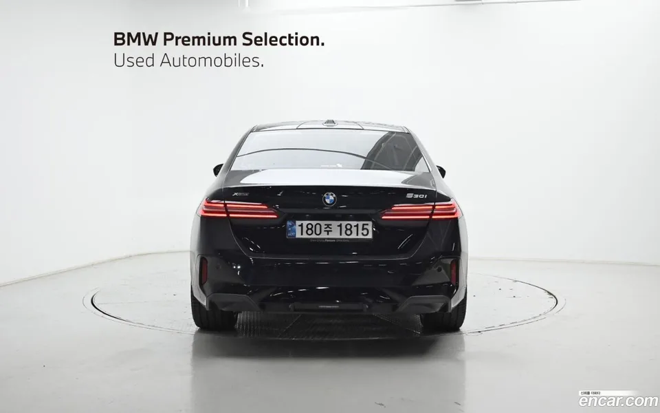 BMW 5 Series 530i xDrive M 2024 — миниатюра 4