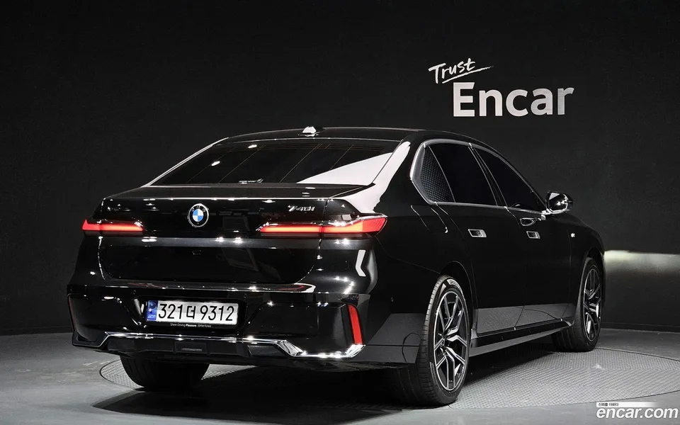 BMW 7 Series 740i xDrive M 2024 — миниатюра 2