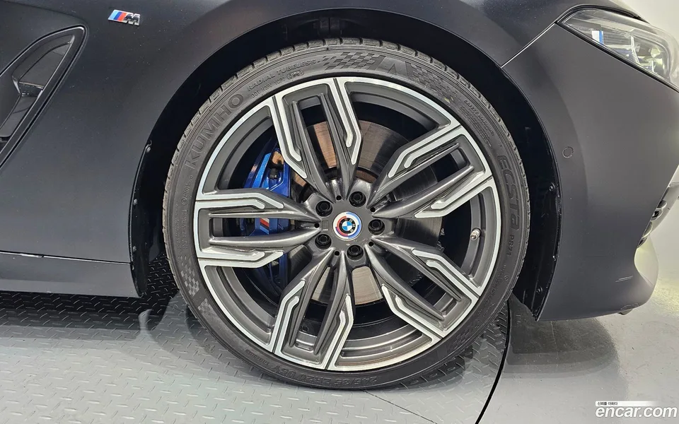 BMW 8 Series M850i xDrive 2024 — миниатюра 5