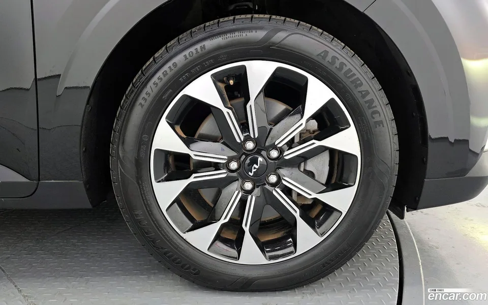 Kia Carnival 9 2023 — миниатюра 5