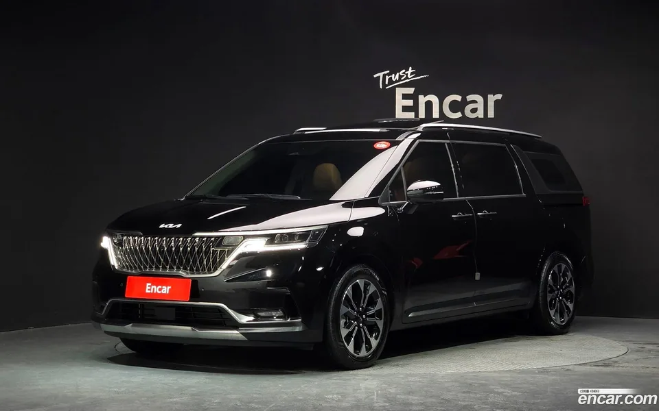 Kia Carnival 7 2023 — фото 1, купить с доставкой в Москву