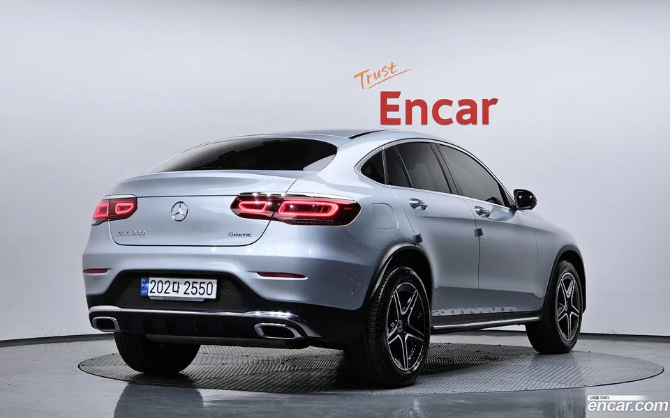 Mercedes-Benz GLC-Class GLC300 4MATIC 2023 — миниатюра 2