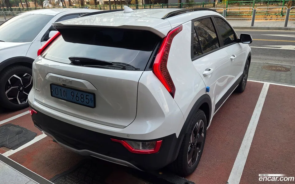 Kia Niro EV 2023 — миниатюра 4