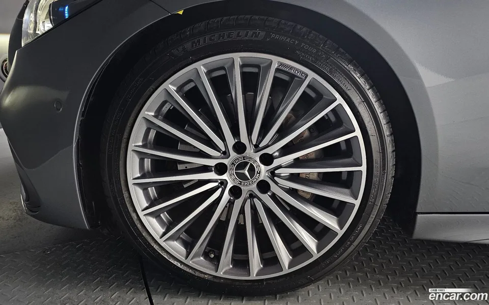 Mercedes-Benz C-Class C300 4MATIC AMG Line 2023 — миниатюра 5