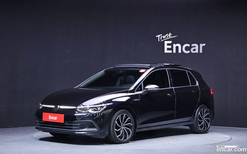 Volkswagen Golf 2.0 TDI 2023 — фото 1, купить с доставкой в Москву