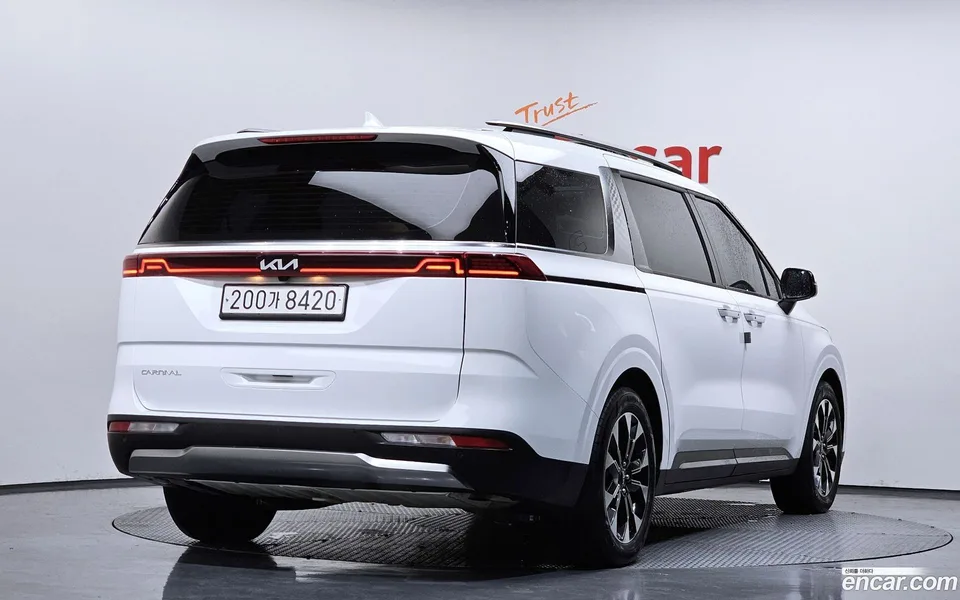 Kia Carnival 9 2023 — миниатюра 2