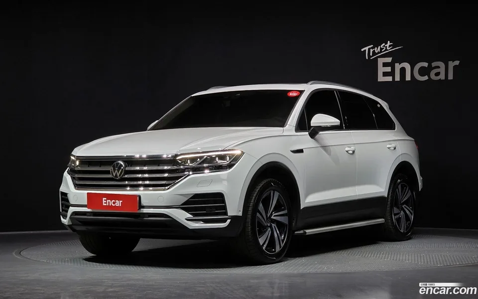 Volkswagen Touareg 3.0 TDI 2023 — фото 1, купить с доставкой в Москву