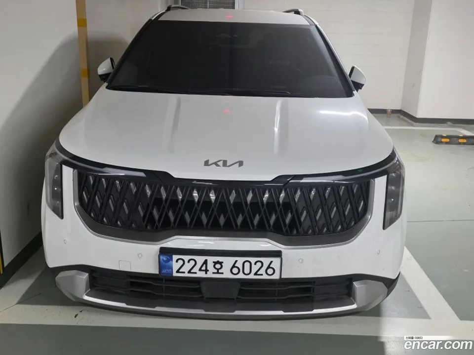 Kia Carnival 9 2024 — фото 1, купить с доставкой в Москву