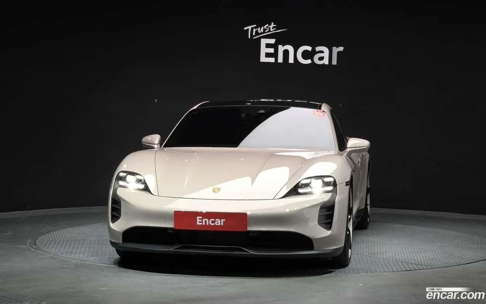 Porsche Taycan GTS 2023 — миниатюра 3