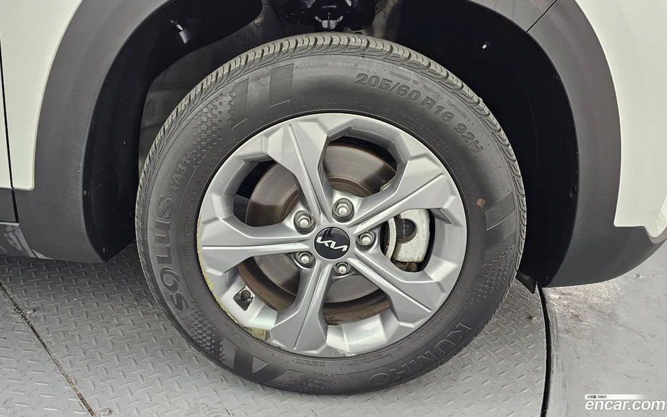 Kia Seltos 1.6 2WD 2023 — миниатюра 5