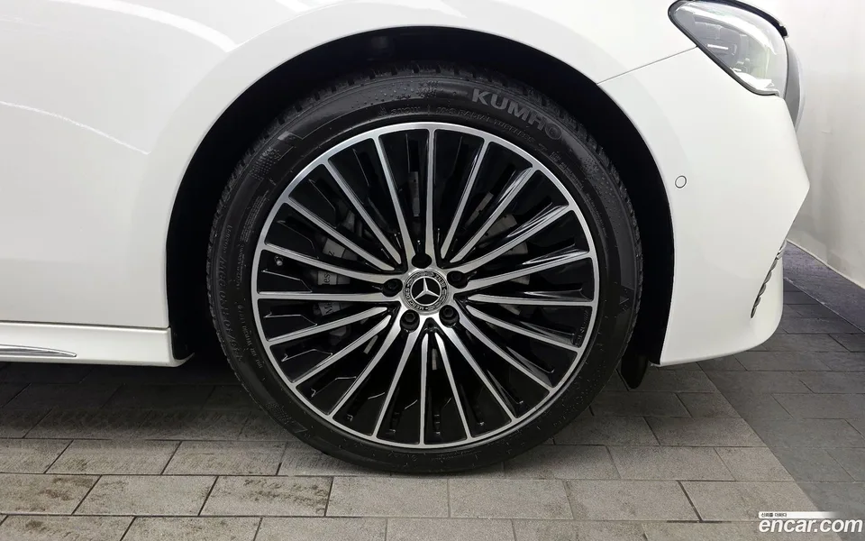 Mercedes-Benz E-Class E450 4MATIC 2024 — миниатюра 5