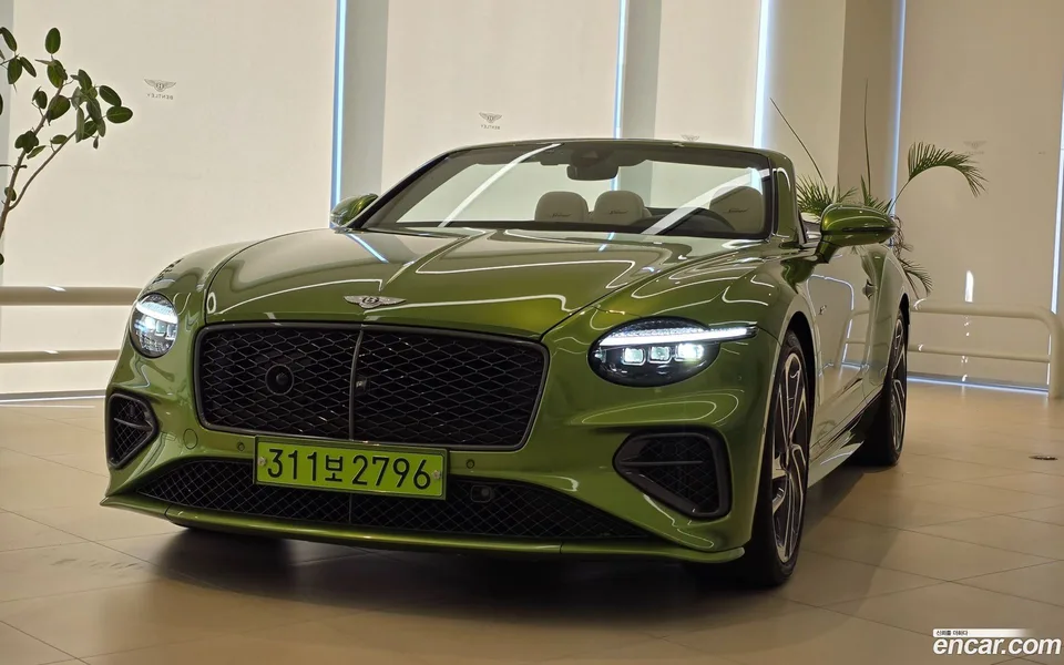 Bentley Continental GT 4.0 GTC 2025 — фото 1, купить с доставкой в Москву