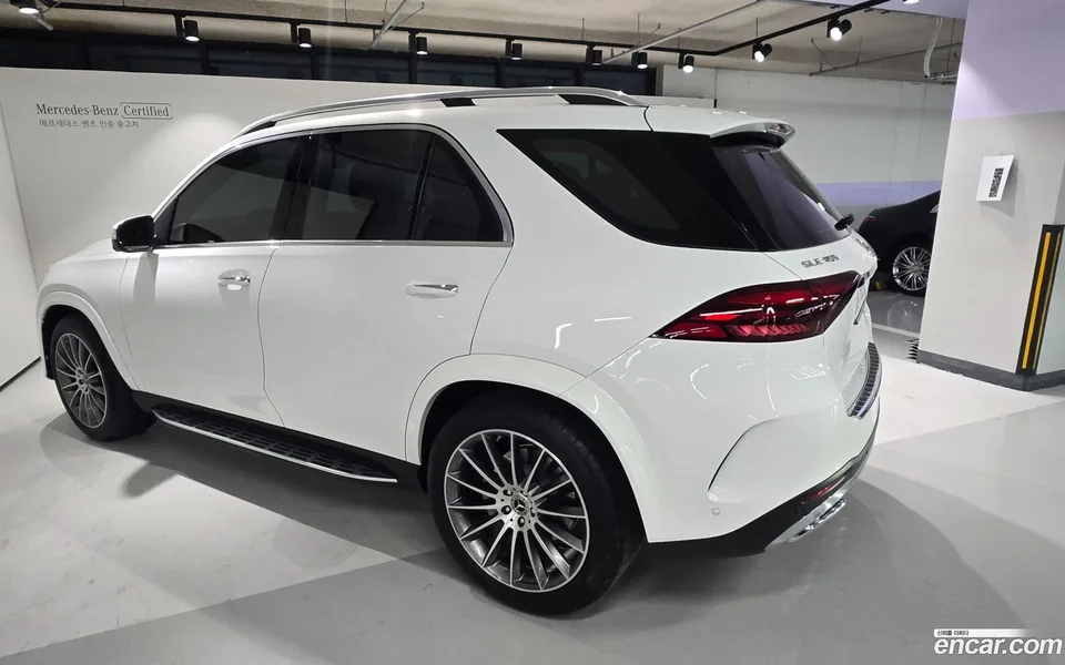 Mercedes-Benz GLE-Class GLE450 4MATIC 2025 — миниатюра 3