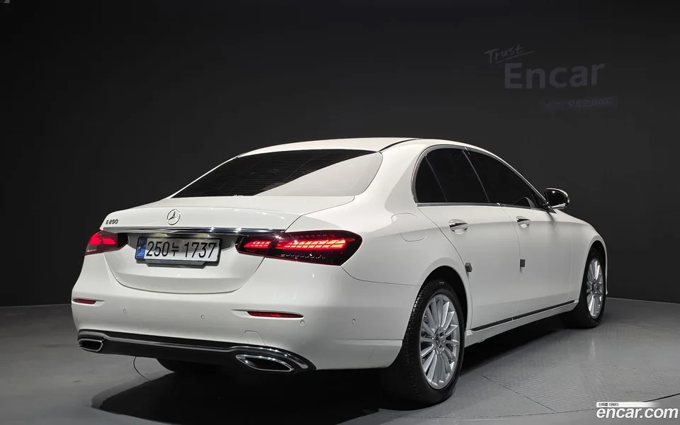 Mercedes-Benz E-Class E250 2022 — миниатюра 2
