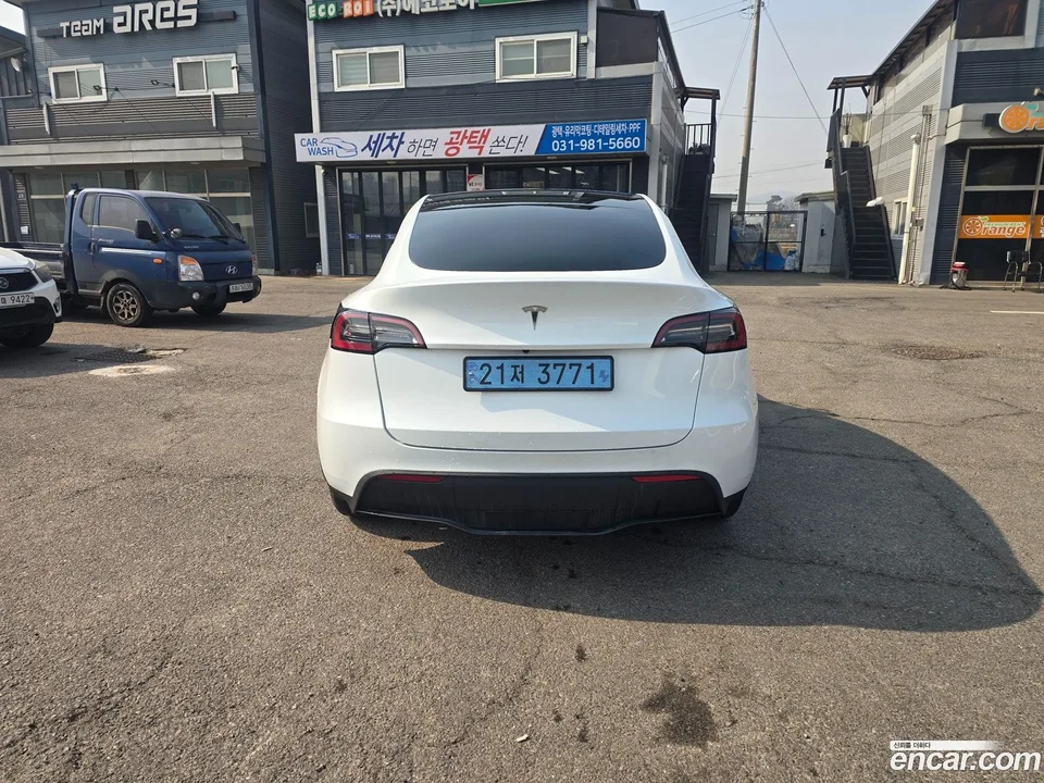 Tesla Model Y RWD 2024 — миниатюра 5