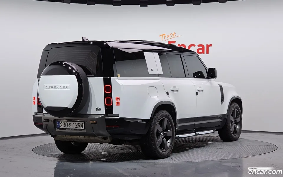 Land Rover Defender 130 P400 X- HSE 2023 — миниатюра 2
