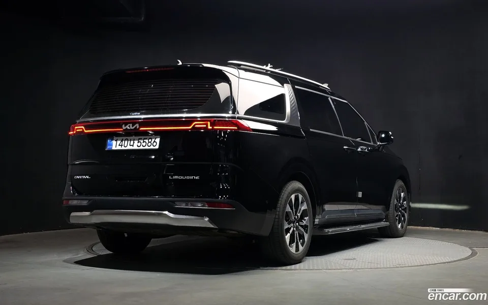 Kia Carnival 7 2023 — миниатюра 2