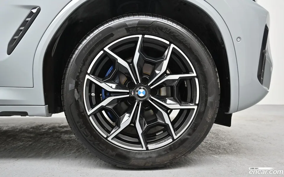 BMW X4 xDrive20i M 2024 — миниатюра 5