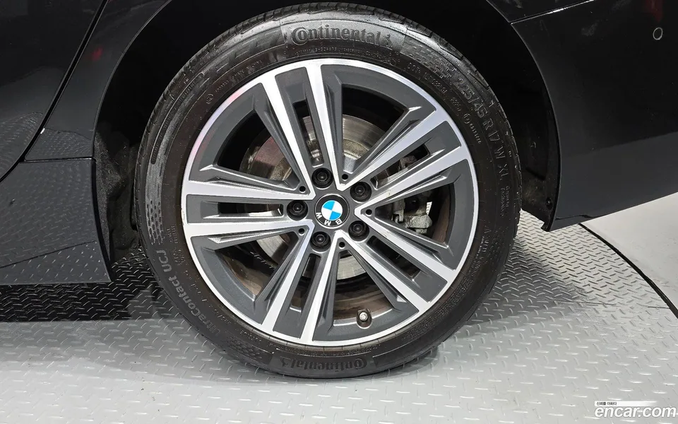 BMW 2 Series Gran Coupe 220i 2024 — миниатюра 5