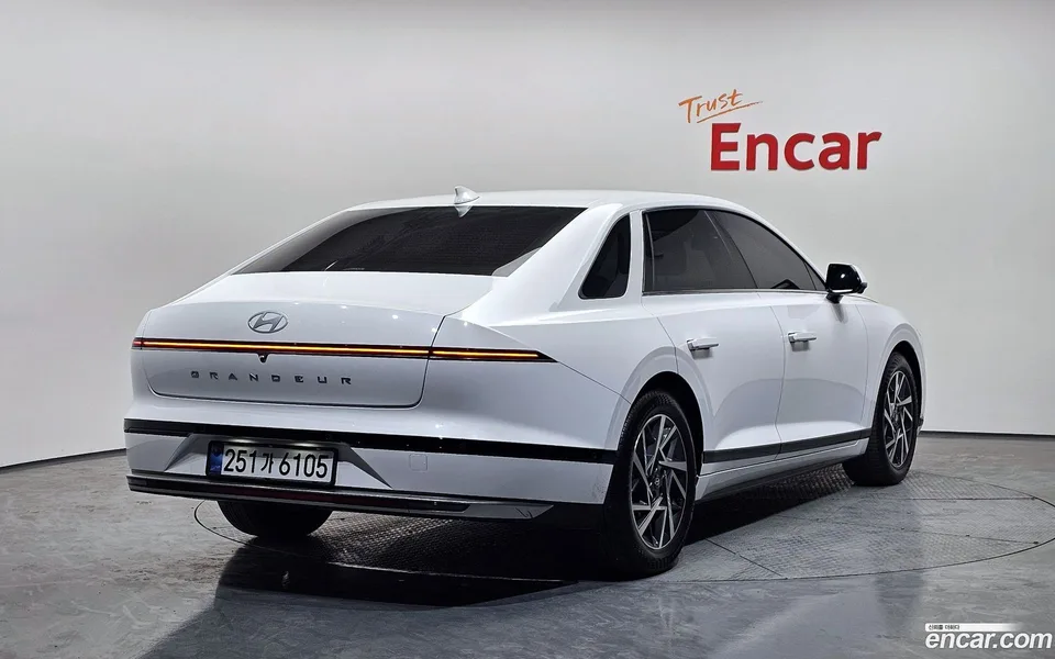 Hyundai Grandeur 2.5 2WD 2023 — миниатюра 2