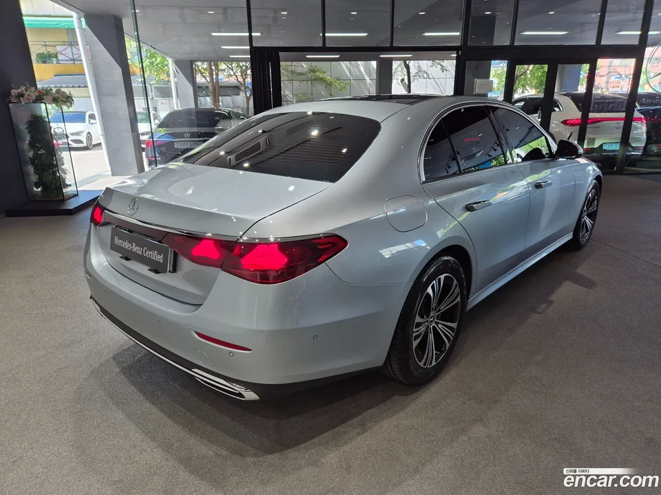 Mercedes-Benz E-Class E200 2025 — миниатюра 2