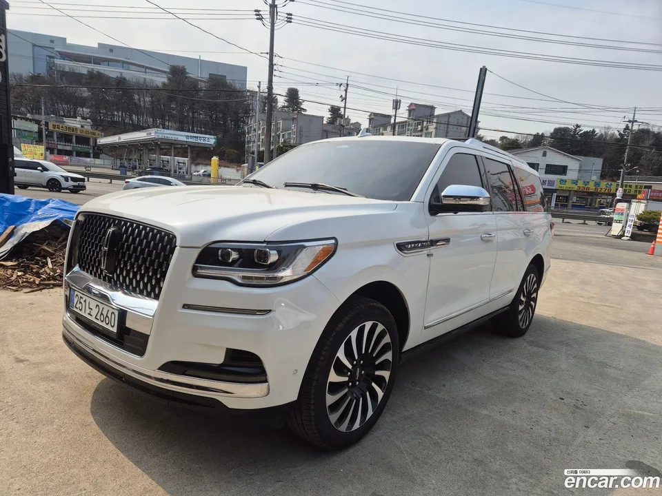 Lincoln Navigator 3.5L 2023 — миниатюра 2