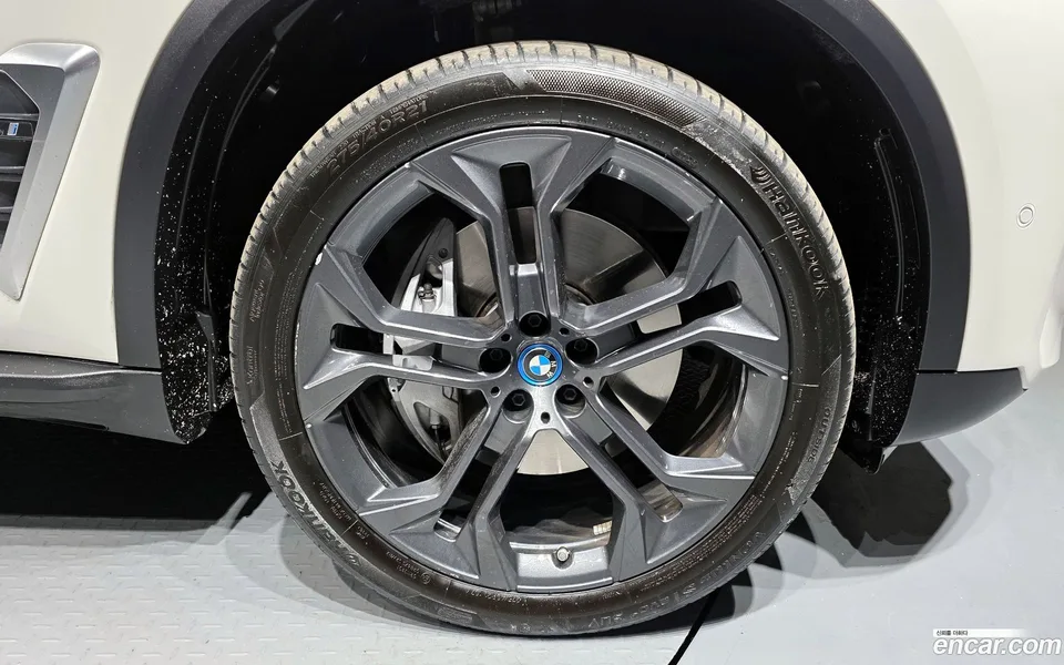 BMW X5 xDrive 50e xLine 2024 — миниатюра 5