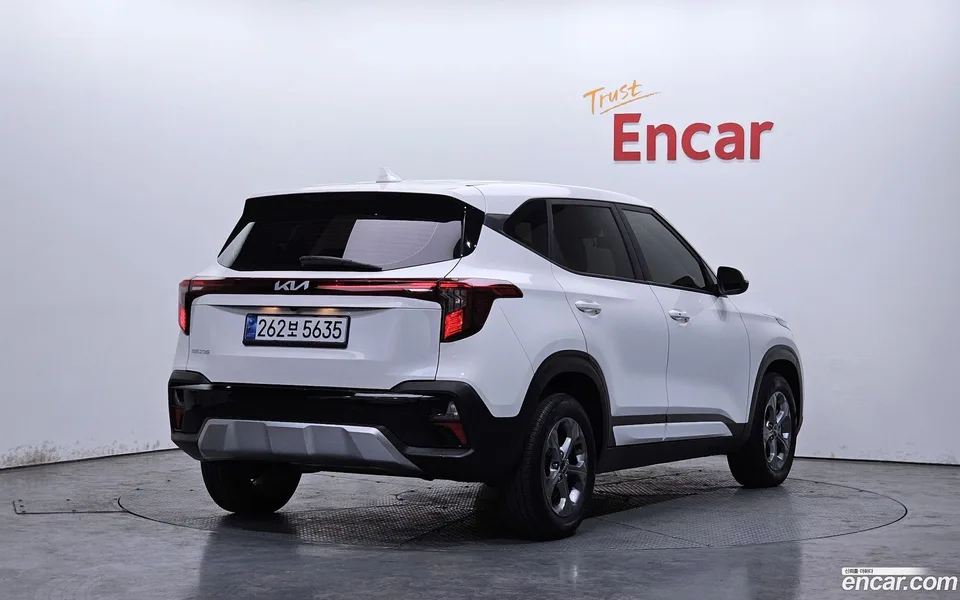Kia Seltos 1.6 2WD 2023 — миниатюра 2