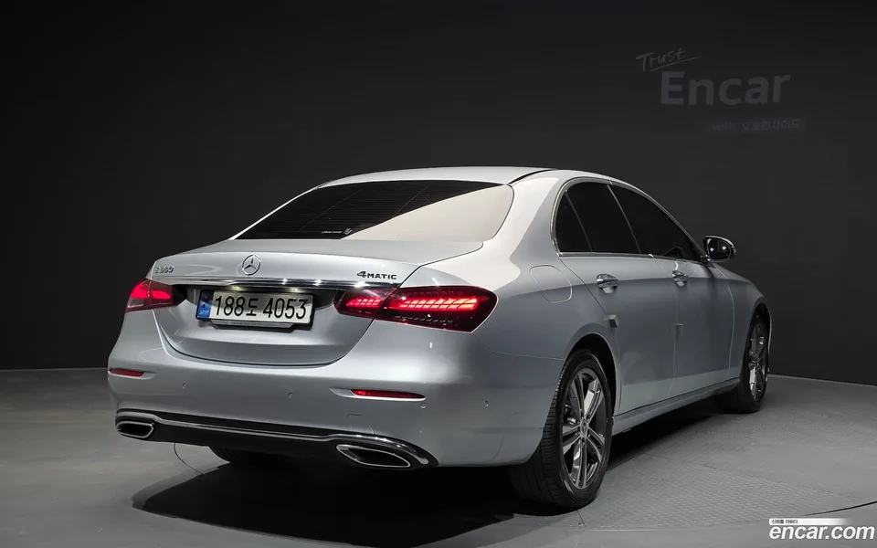 Mercedes-Benz E-Class E350 4MATIC 2022 — миниатюра 2