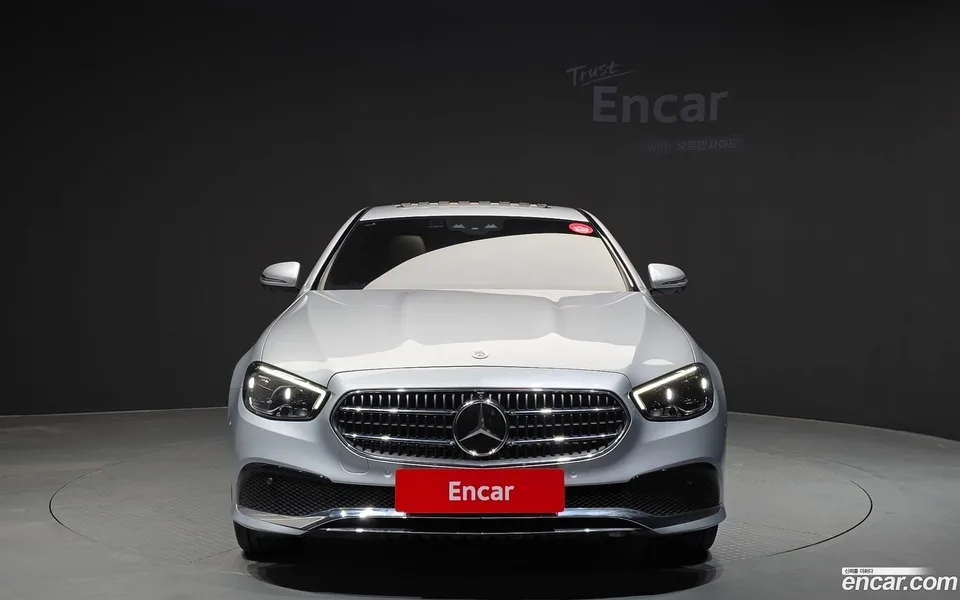 Mercedes-Benz E-Class E350 4MATIC 2022 — миниатюра 3