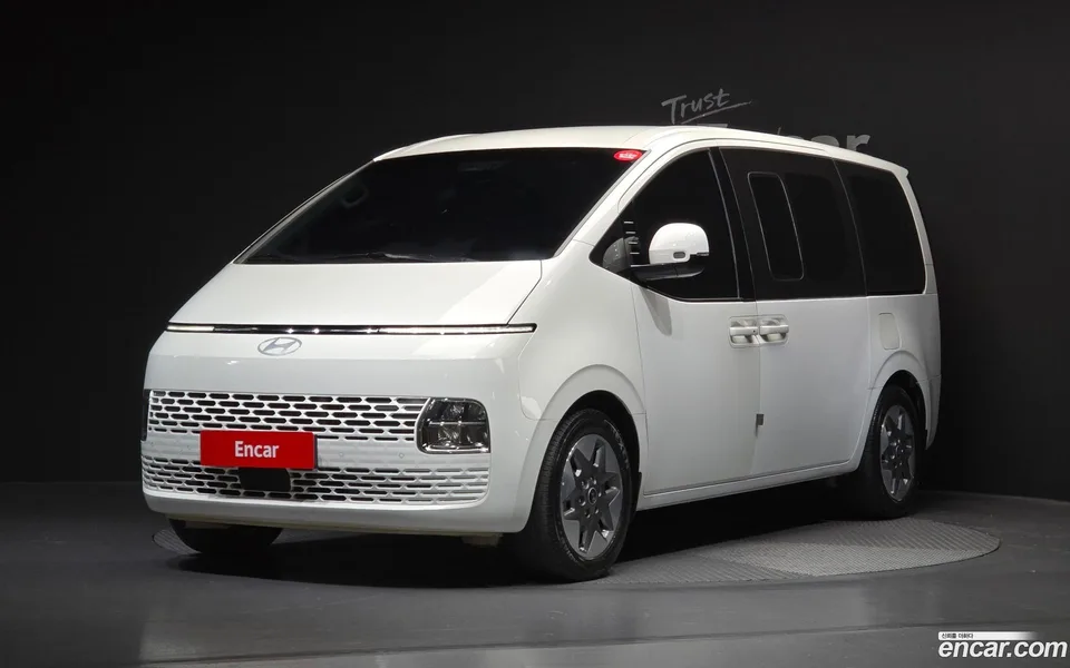Hyundai Staria 11 2025 — фото 1, купить с доставкой в Москву