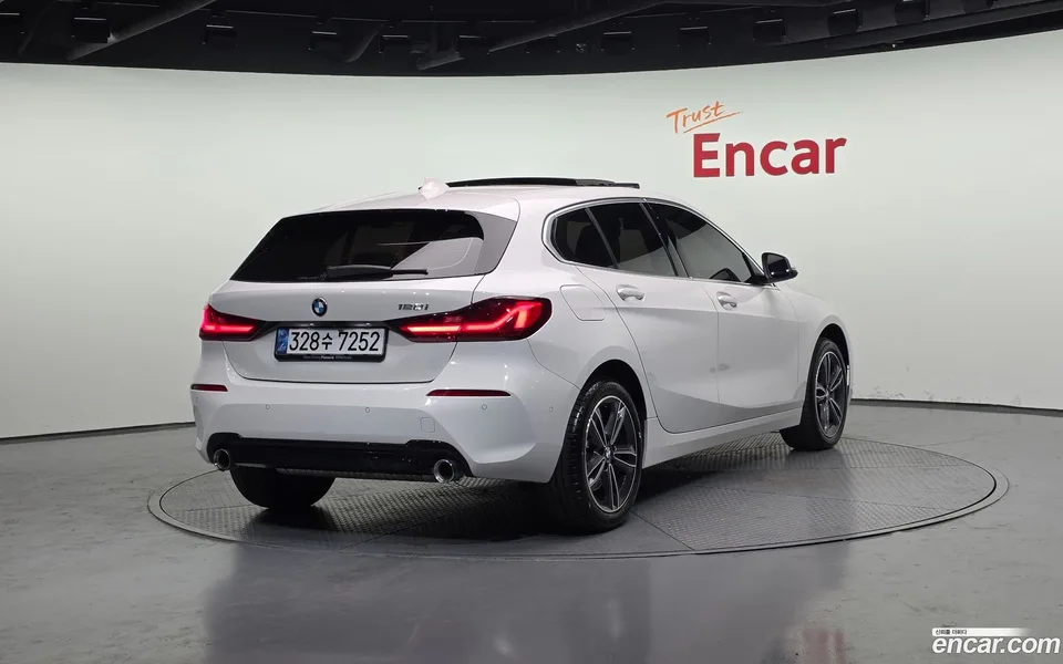 BMW 1 Series 120i 2024 — миниатюра 2