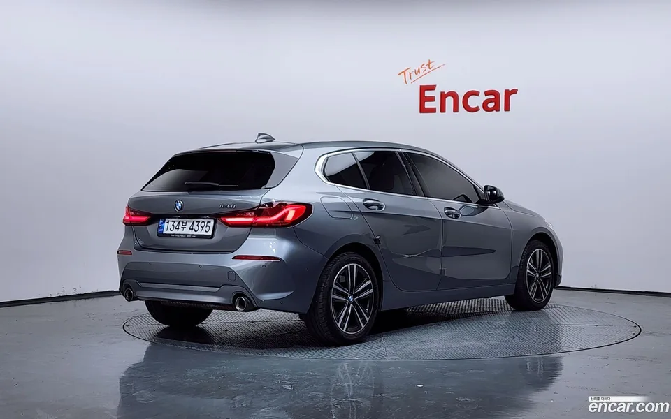BMW 1 Series 120i 2022 — миниатюра 2
