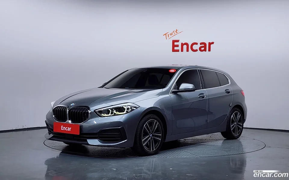 BMW 1 Series 120i 2022 — фото 1, купить с доставкой в Москву