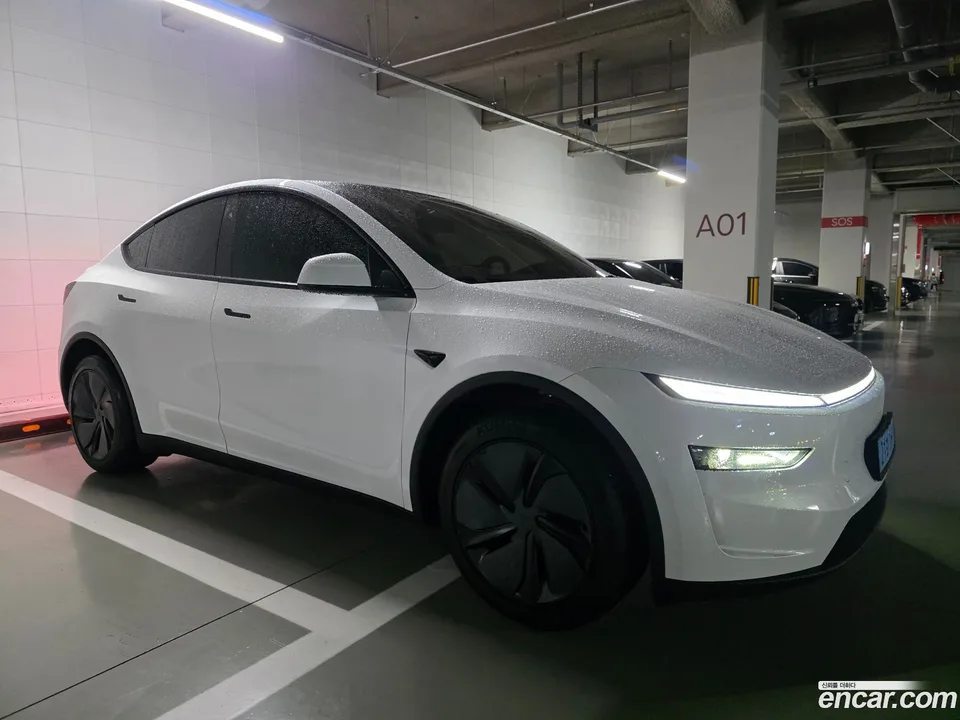 Tesla Model Y RWD 2026 — миниатюра 3